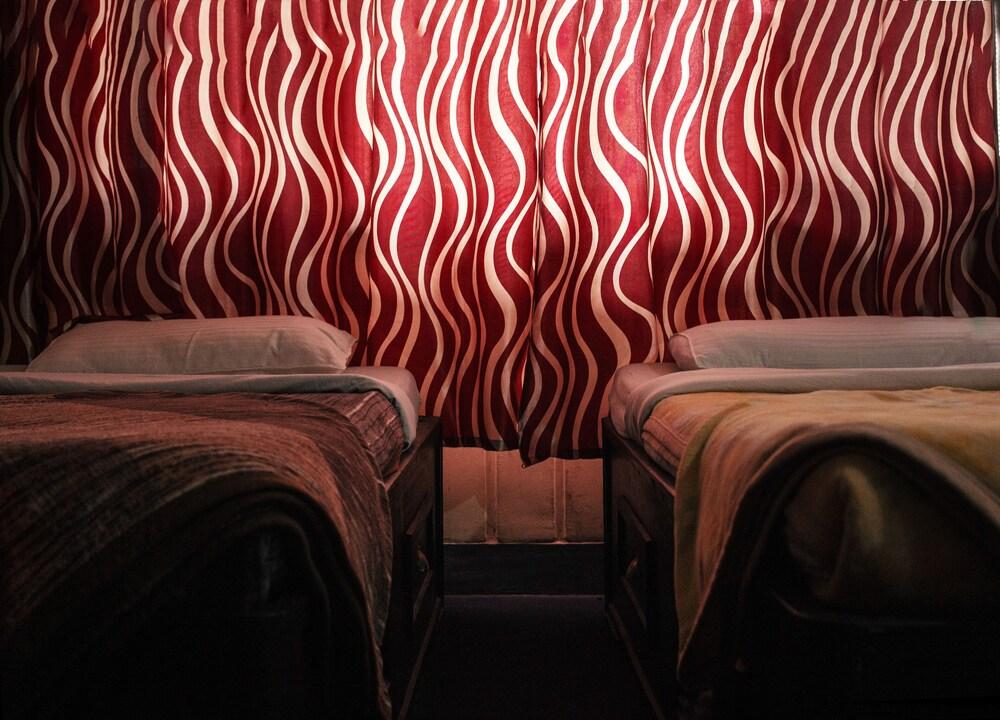 Hotel Ritu Mouria - Tap to explore photos