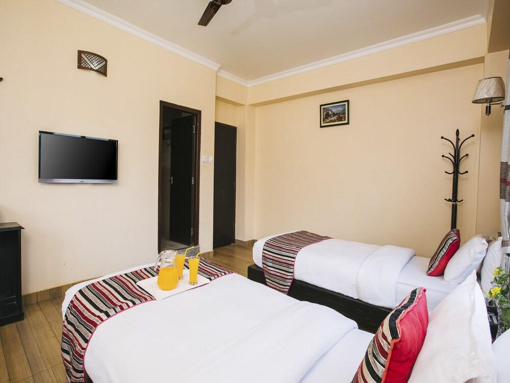 OYO 263 Hotel Sublime - Tap to explore photos
