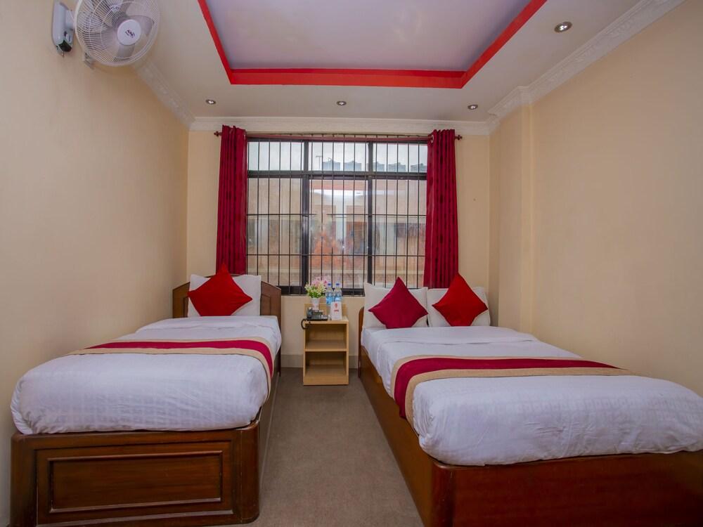 OYO 305 Hotel Gauri - Tap to explore photos