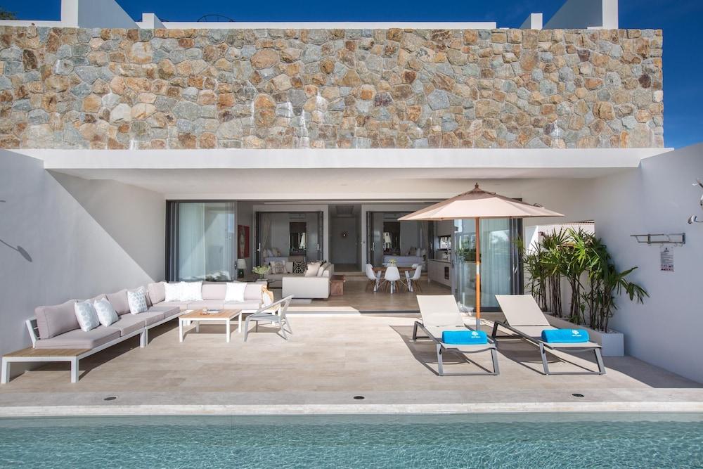 Skye Beach Hotel Room Type - 3 Bedroom Sea View Pool & Cinema
