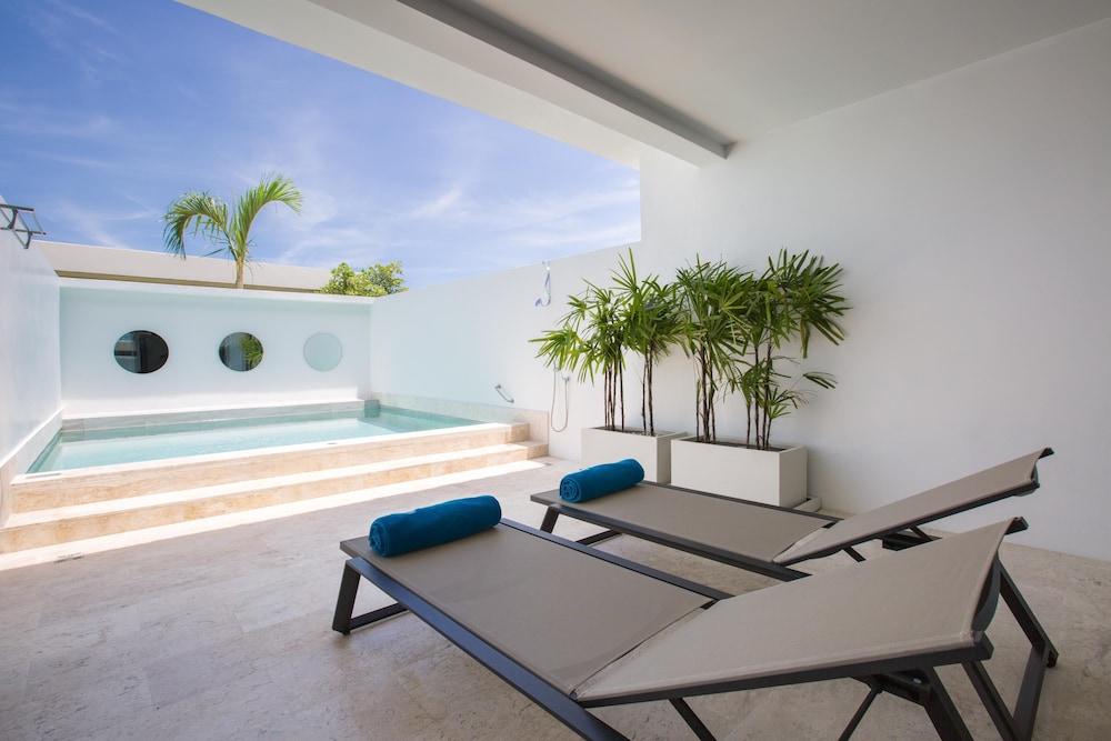 Skye Beach Hotel Room Type - 1 Bedroom Pool Suite