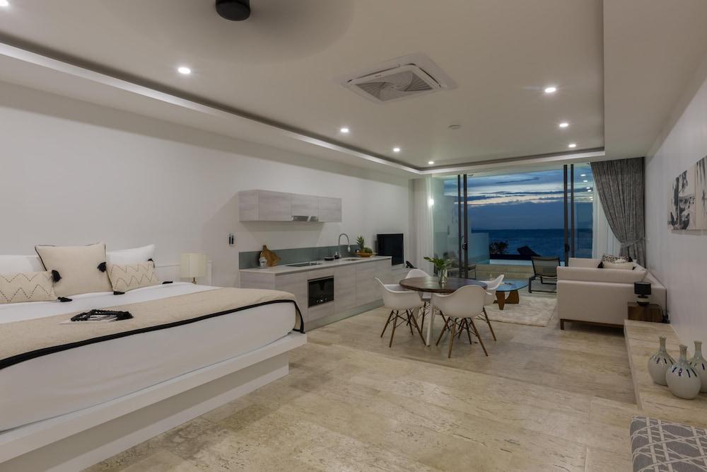 Skye Beach Hotel Room Type - 1 Bedroom Sea View Pool Suite Skye Beach Hotel Room Type - 1 Bedroom Sea View Pool Suite