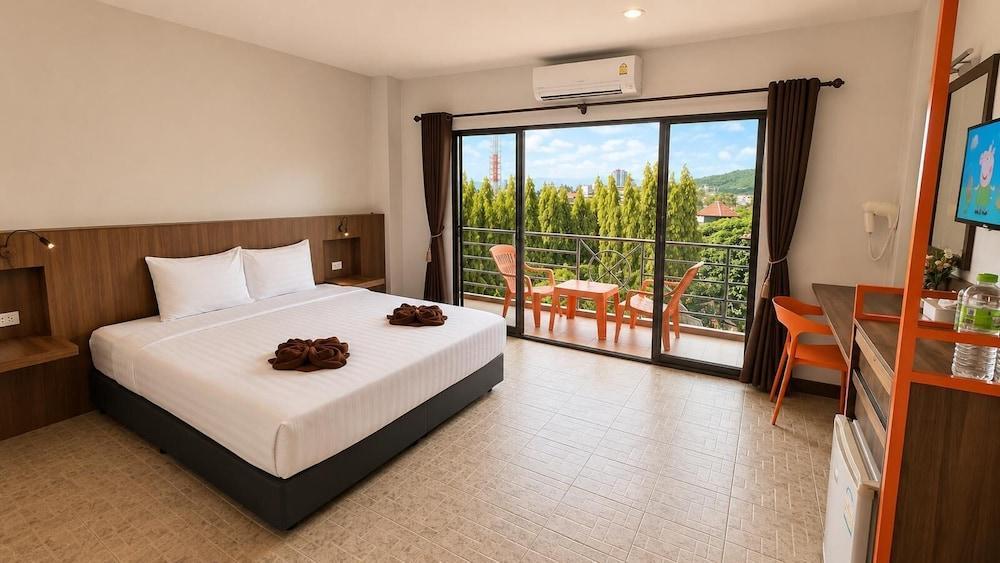 My Friend's House Room Type - Double Room, 1 King Bed, Balcony, Pool View