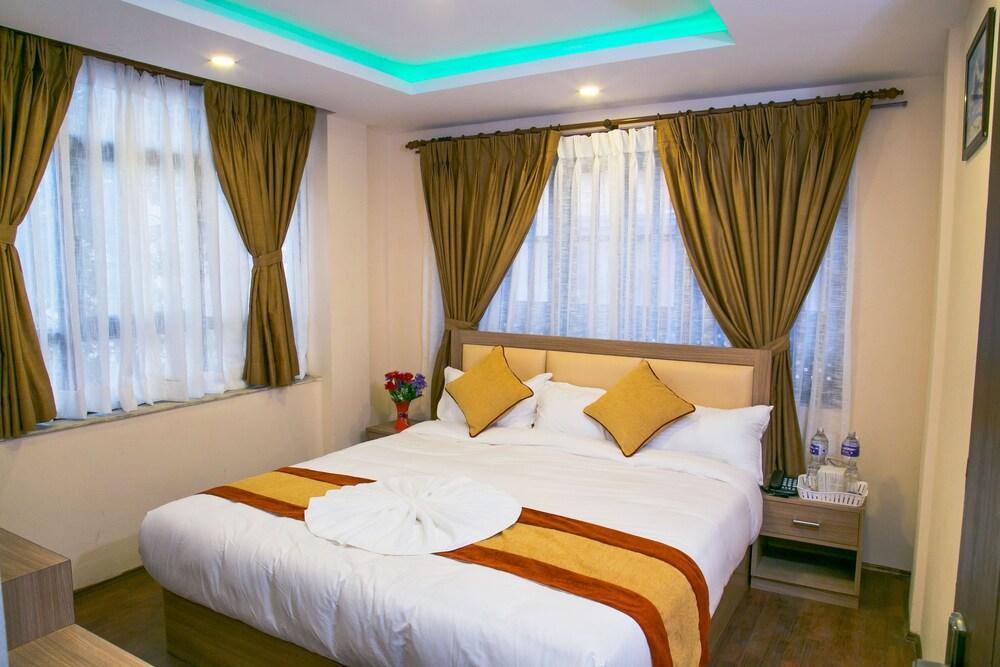 Sakura Boutique Hotel - Tap to explore photos