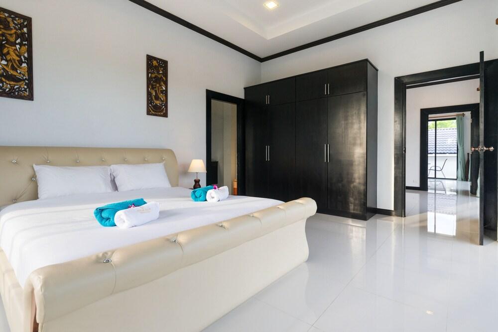 Grand Villa Luxury Holidays Phuket - Tap to explore photos