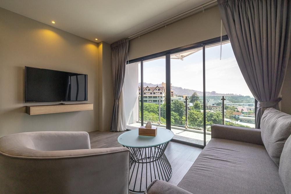Triple L Hotel Patong Beach Phuket Room Type - Premier Suite