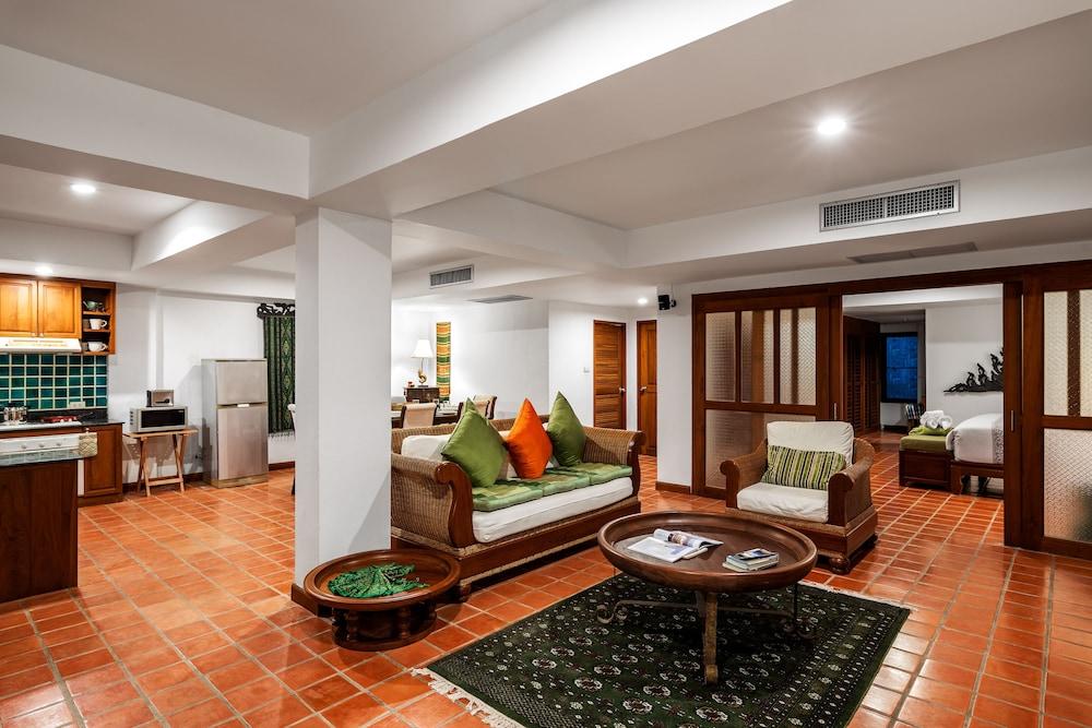 The Sands 2 bedroom apartment - Tap to explore photos