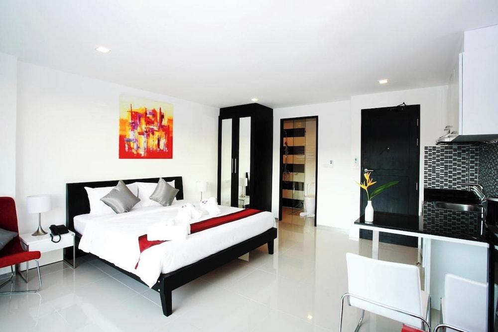 One World One Home Naiharn Hotel Room Type - Studio, Kitchenette