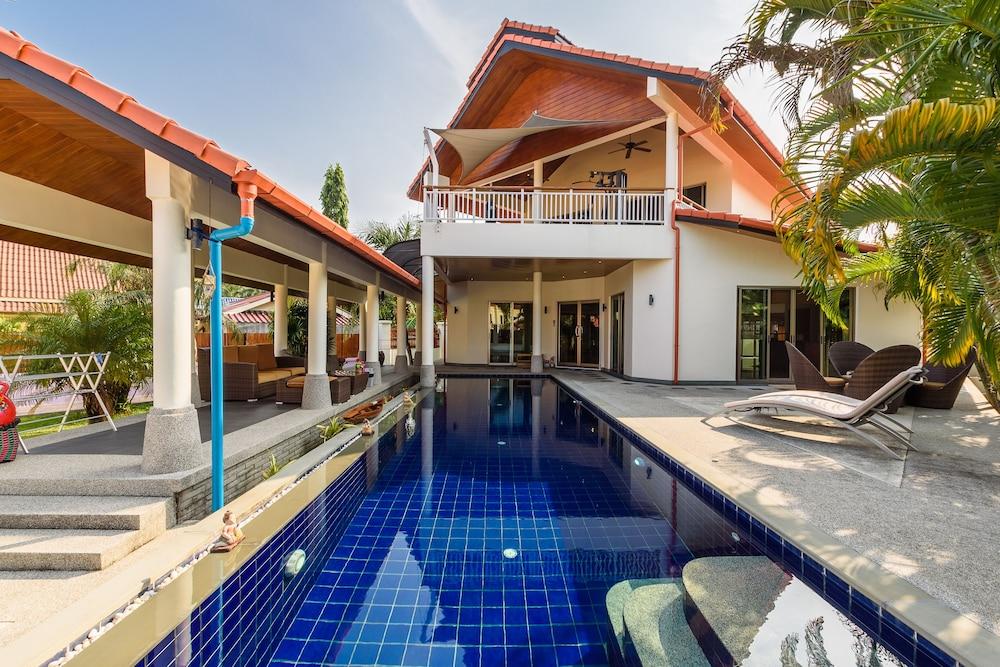Amber Pool Villa - Tap to explore photos