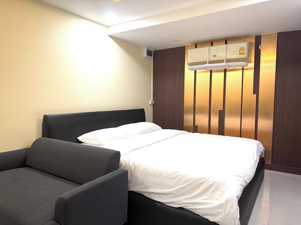 The Victory View - Hostel - Adults only Room Type - Business Studio Suite, 1 King Bed