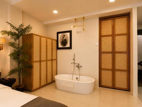 YOLO Bangkok Boutique Hotel Room Type - Family Suite YOLO Bangkok Boutique Hotel Room Type - Family Suite