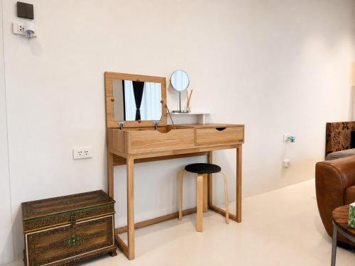 YOLO Bangkok Boutique Hotel Room Type - Family Room with Garden View
