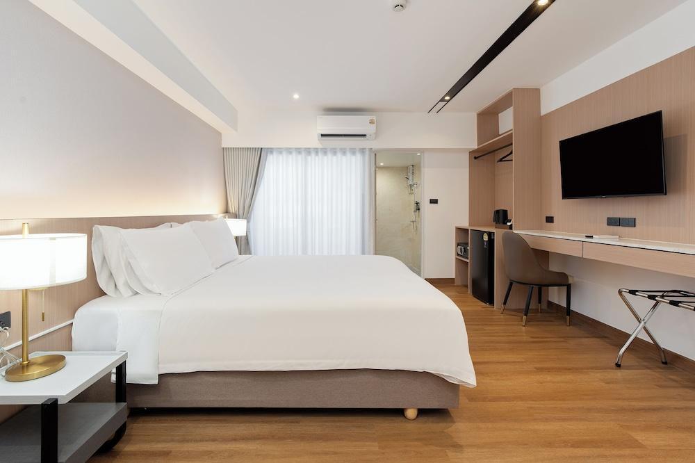 P-Park Hotel Bangkok Room Type - Newly Renovated Deluxe Double room