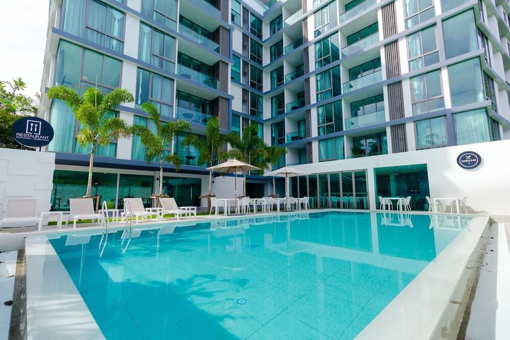 Oceanstone Phuket by Holy Cow 1-BR room - Tap to explore photos