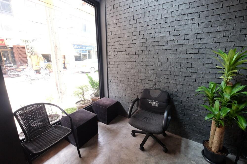 Craftel Bangkok - Hostel - Tap to explore photos