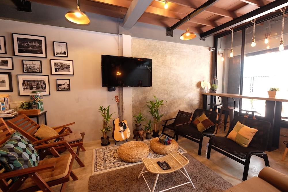 Craftel Bangkok - Hostel - Tap to explore photos