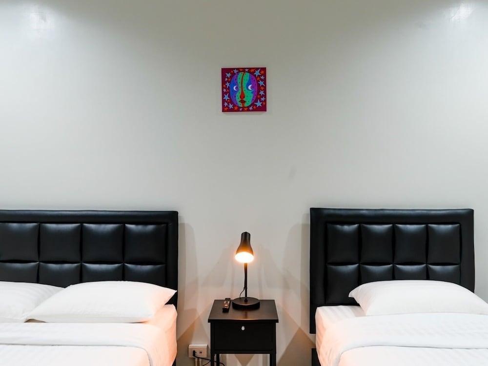 Suksomboon Residence Room Type - Family Room, Balcony, City View