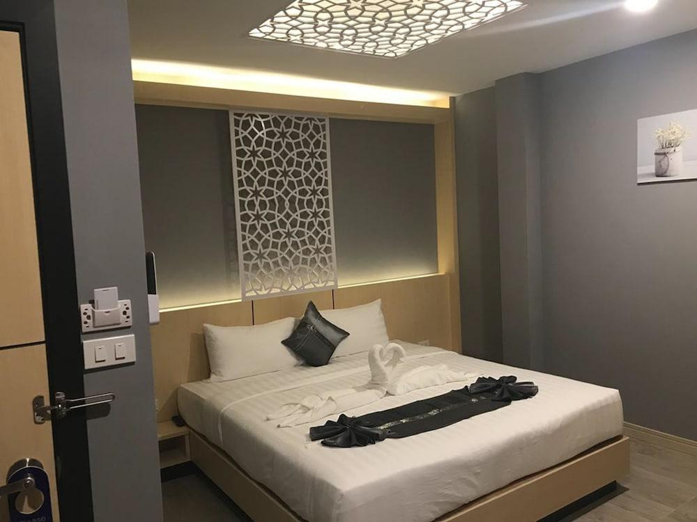 Sleep Inn Phuket Room Type - Deluxe Double Room with Balcony
