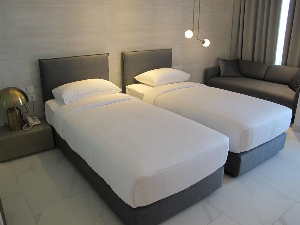 ashley hotel bkk