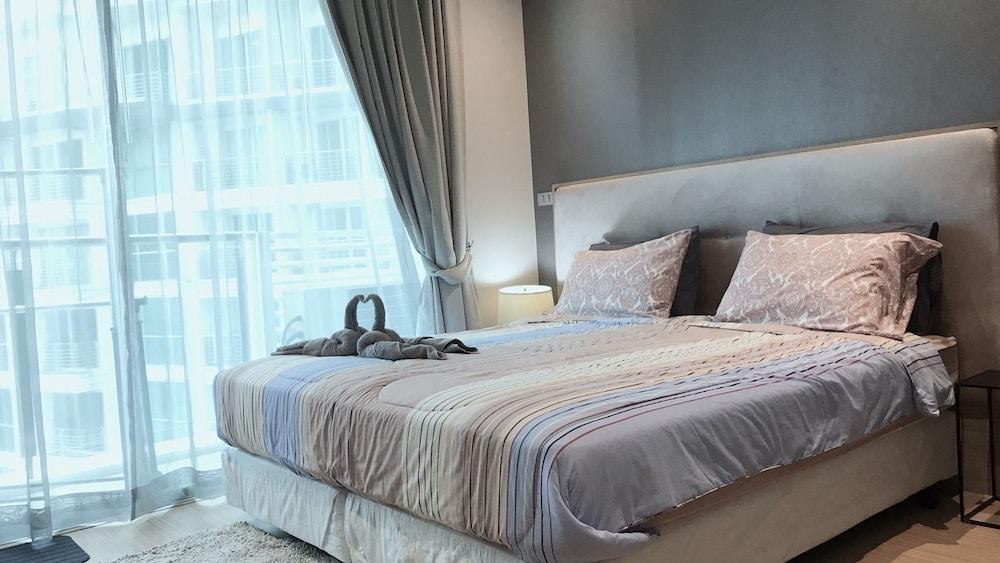 Bangkok Sky Walk Room Type - Deluxe Designer