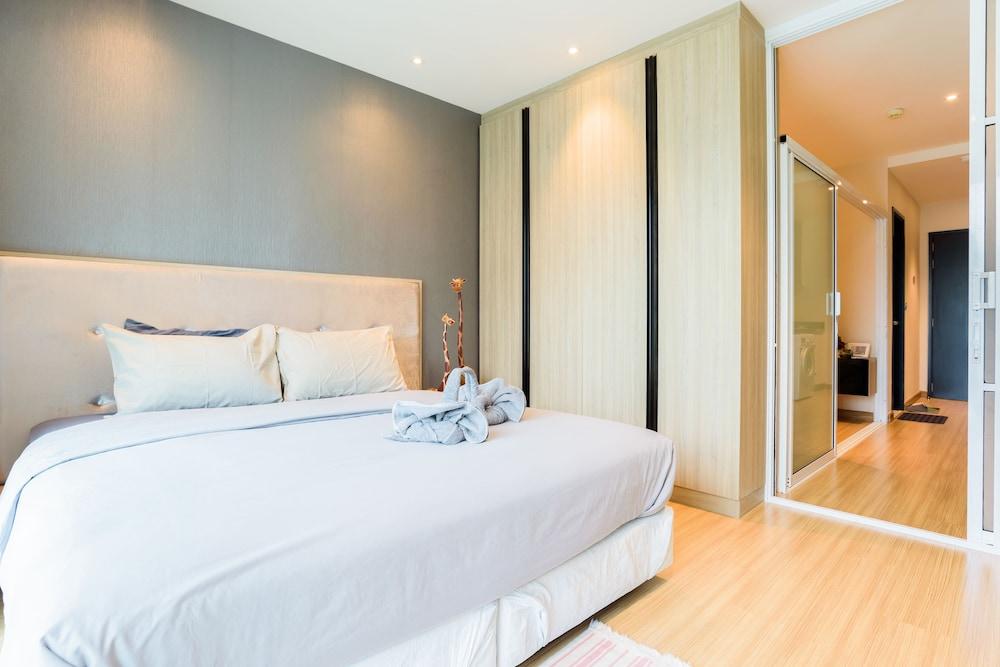 Bangkok Sky Walk Room Type - Deluxe Double or Twin Room, 2 Bedrooms, Kitchen, City View