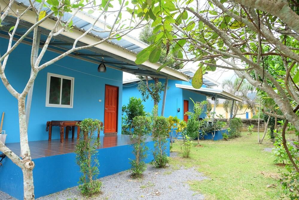 OYO 967 Andathien Pool Villa Aonang - Tap to explore photos