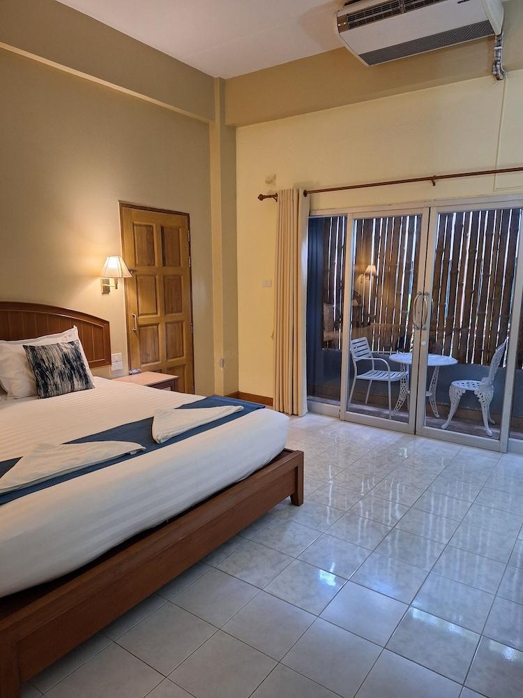 Lalisa Hotel Aonang - Tap to explore photos