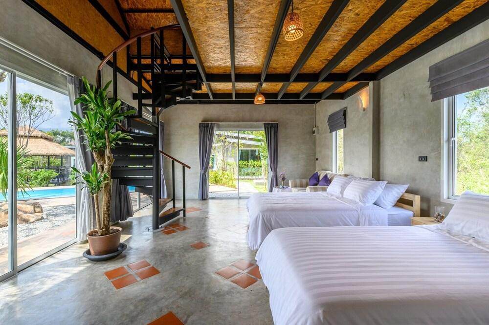 Loftpical Resort Room Type - Family Room