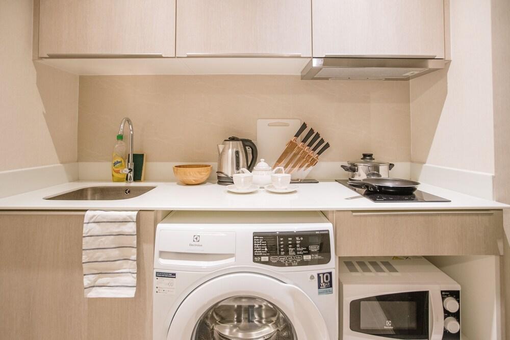Near BTS Thonglor, Cozy and Comfortable Condo bkvtara4 - Tap to explore photos
