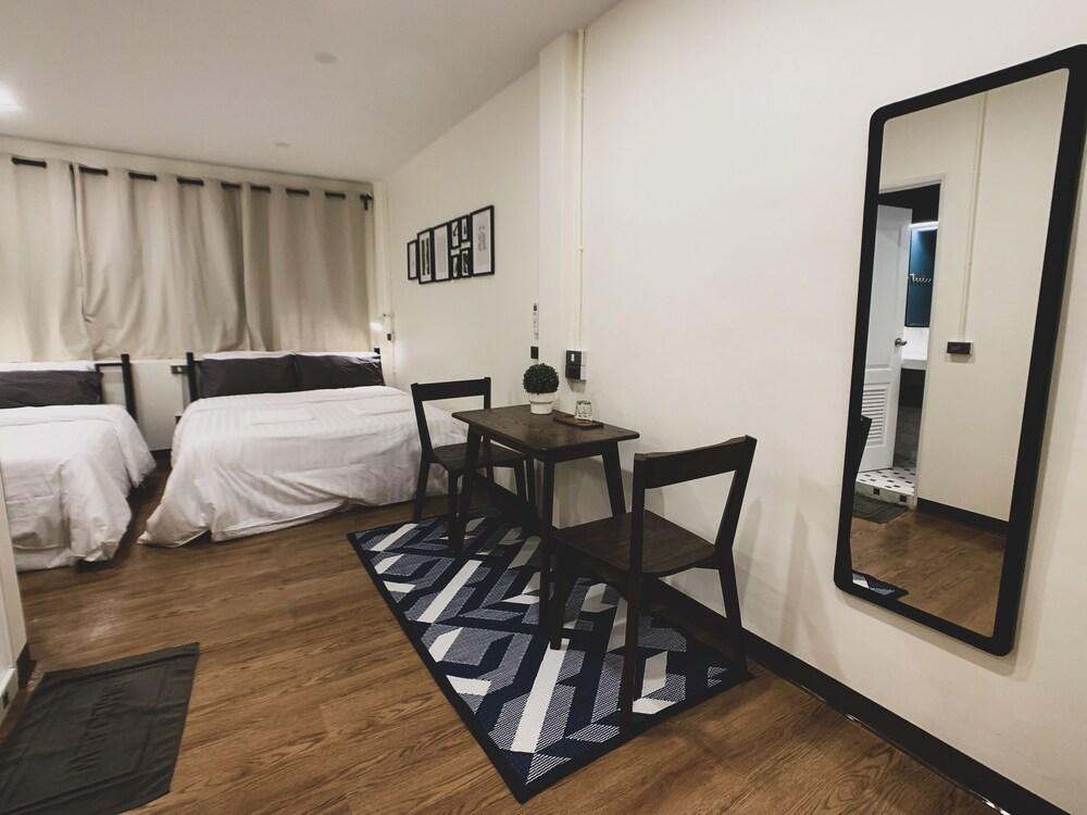 House 116 Room Type - Triple Room, Private Bathroom