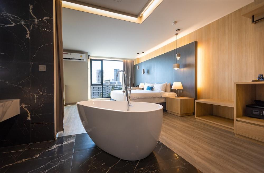 56 Hotel Sukhumvit Room Type - King Suites