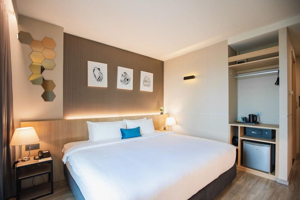 56 Hotel Sukhumvit Room Type - Standard Room