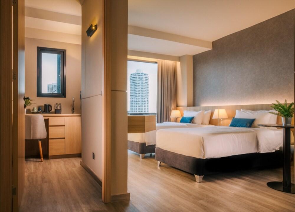 56 Hotel Sukhumvit Room Type - Deluxe Room Plus