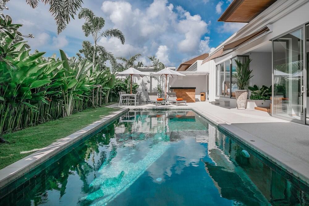 Modern 3BR Villa with Private Pool & BBQ - Tap to explore photos