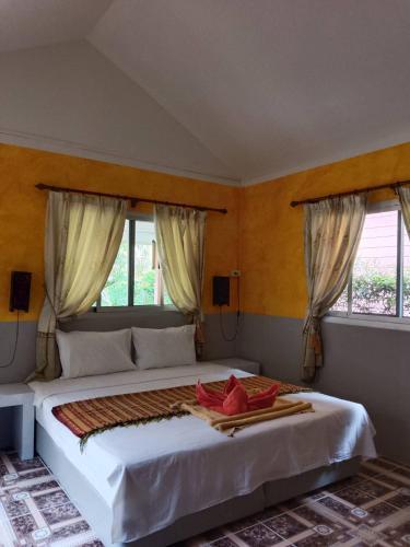 Ban Elephant Blanc Bungalow