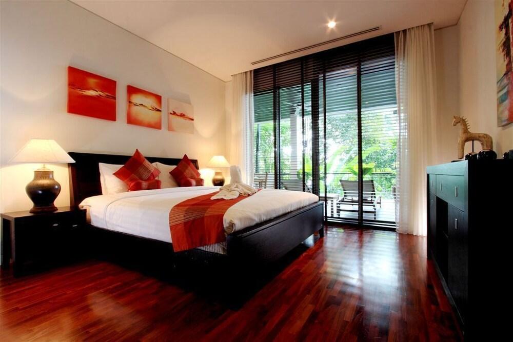 Kata Gardens 2br Sea Garden View 8B - Tap to explore photos