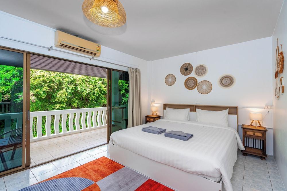 Kata Hill Sea View Hotel Room Type - Standard Room