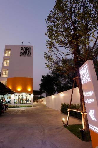 Port Canary Hotel - Tap to explore photos
