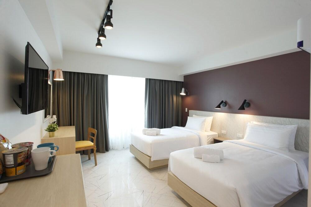 Port Canary Hotel Room Type - Modern Twin