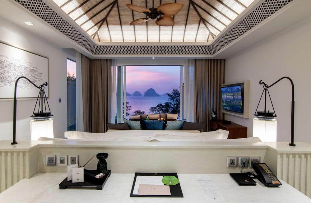 Banyan Tree Krabi Room Type - Premium Ocean Pool Suite King