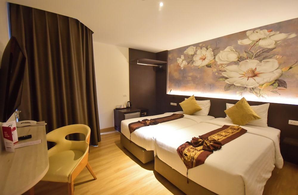 Pannarai Hotel Bangkok (Rangnam) - Tap to explore photos