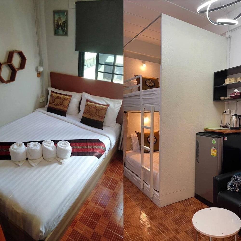 Acozyposhtel Room Type - Acozy Suite 3 Pax With 1 Private Internal Bathroom Acozyposhtel Room Type - Acozy Suite 3 Pax With 1 Private Internal Bathroom