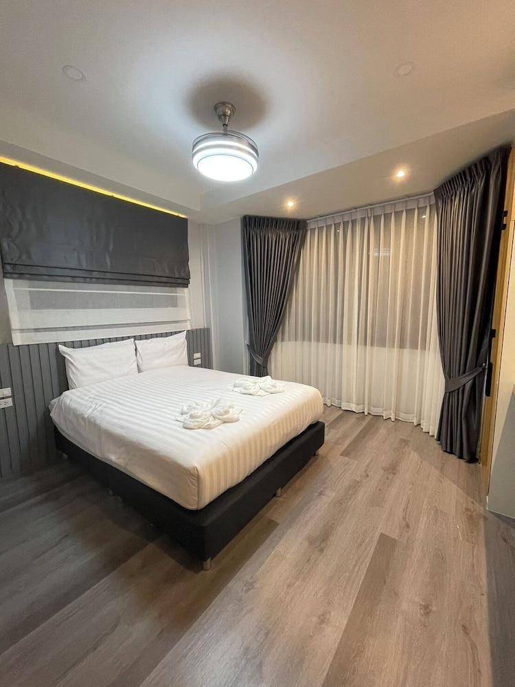 Acozyposhtel Room Type - Classic Studio, 1 Bedroom, Non Smoking, Private Bathroom Acozyposhtel Room Type - Classic Studio, 1 Bedroom, Non Smoking, Private Bathroom