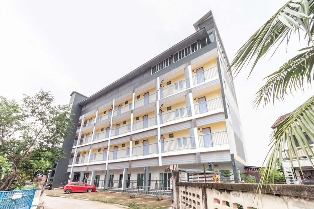 V Place Apartment