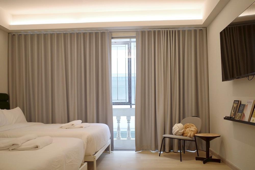 Theme Boutique Hotel Room Type - Design Quadruple Room, 2 Queen Beds, Balcony