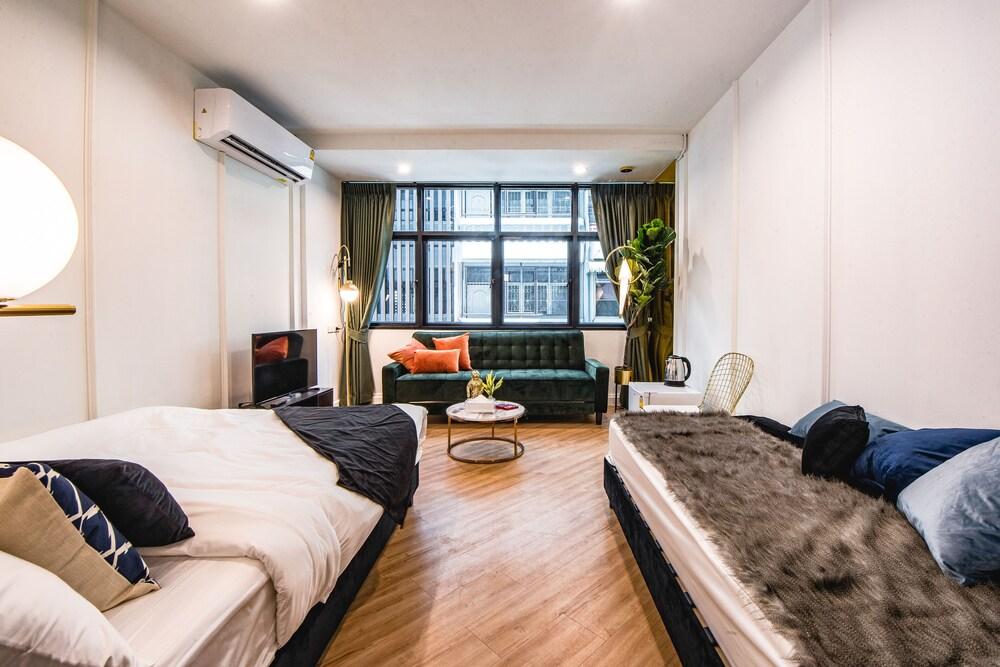 Theme Boutique Hotel Room Type - Deluxe Room