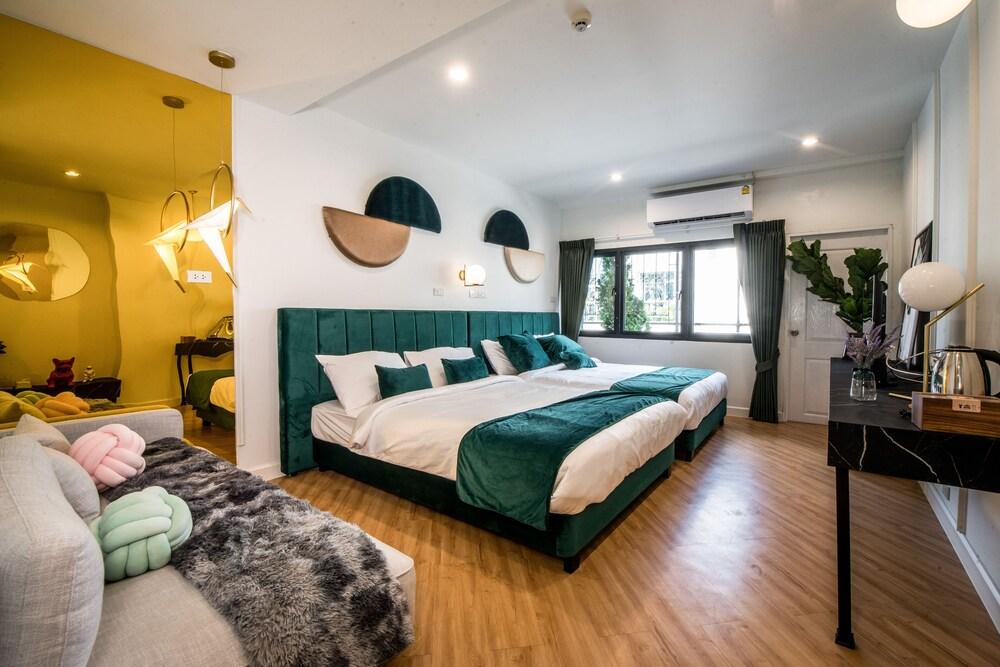 Theme Boutique Hotel Room Type - Deluxe Quadruple Room, Terrace Theme Boutique Hotel Room Type - Deluxe Quadruple Room, Terrace