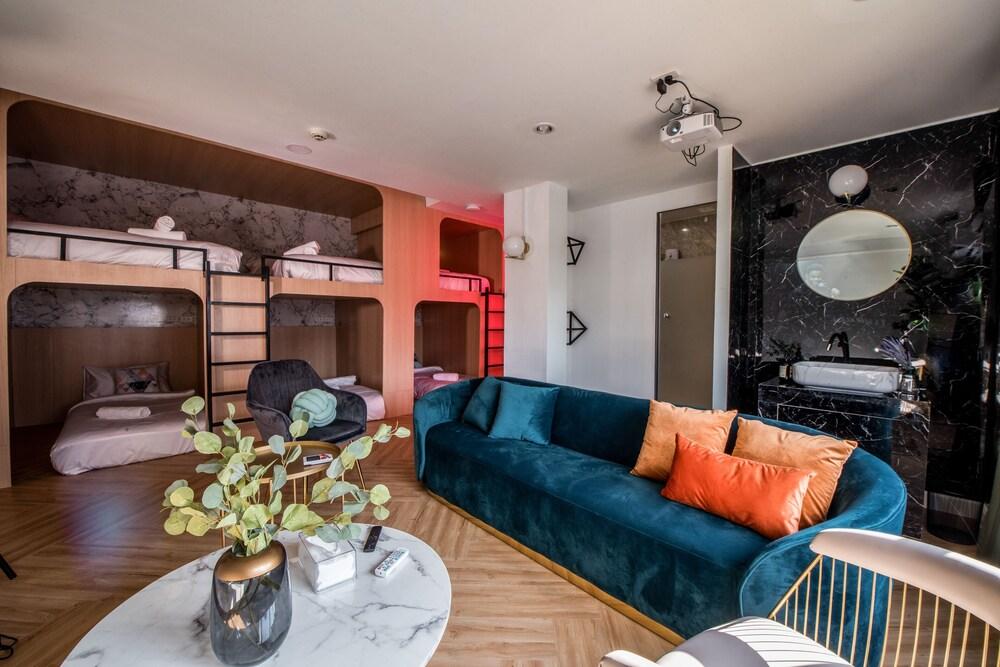 Theme Boutique Hotel Room Type - Family Room, Multiple Beds, 2 Bathrooms Theme Boutique Hotel Room Type - Family Room, Multiple Beds, 2 Bathrooms
