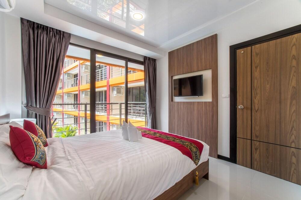 Naiharn Sea Apartment - Tap to explore photos