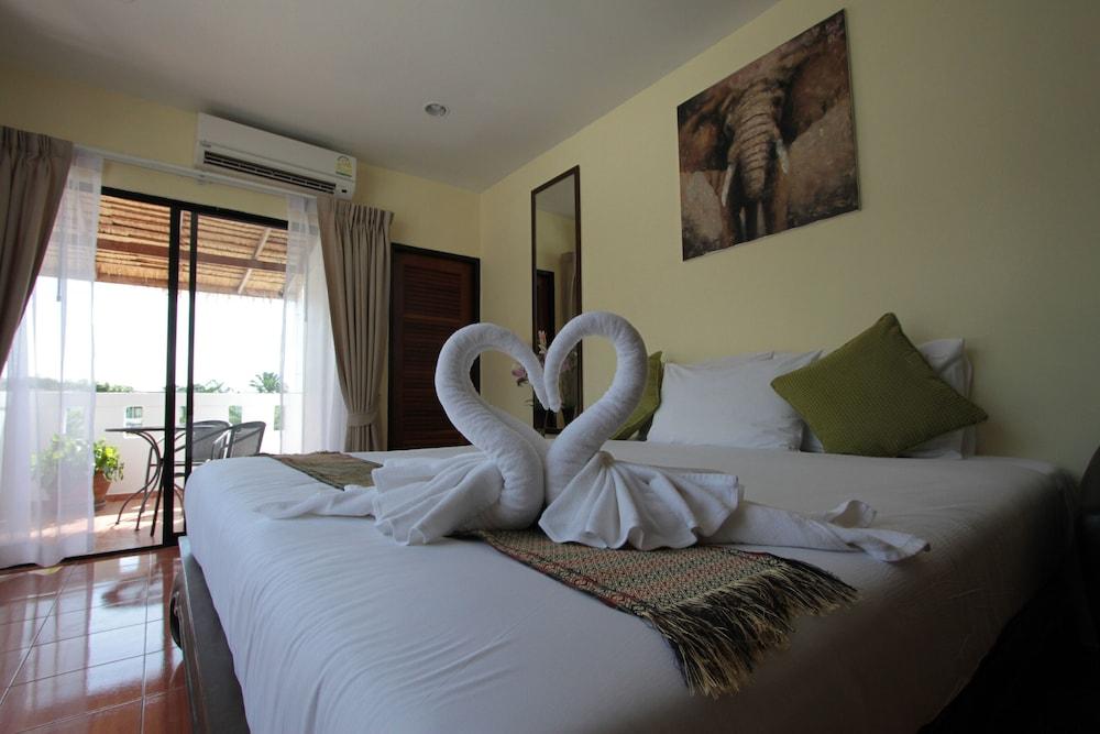 Karon Beach Pool Hotel Room Type - Superior Double Room